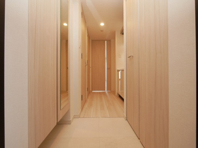 S-RESIDENCE福島Alovitaの玄関
