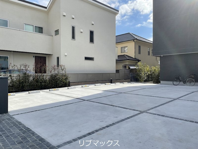 【駐車場】シャーメゾンガーデンズ岡本