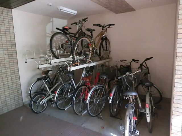 ニューフォーユータナキのその他共用部分|自転車置き場です