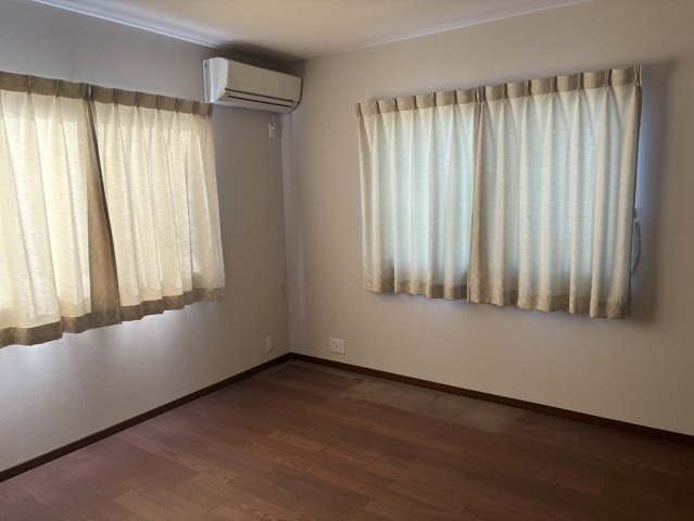 和気町藤野　中古戸建の洋室|１階洋室。