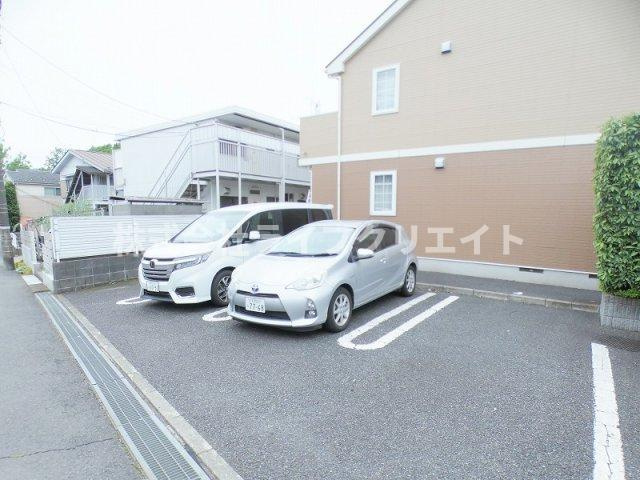 オリーブコンフォートの駐車場