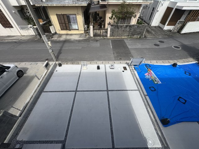 沖縄市古謝津嘉山町（全2棟）2号棟の駐車場|2号棟　並列駐車3台可♪