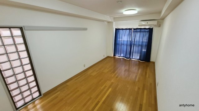 メゾンドスピカ　仲介手数料無料の居間・リビング