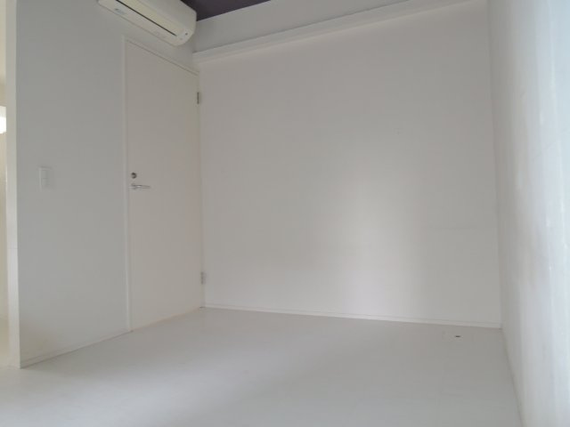新川ビルの寝室