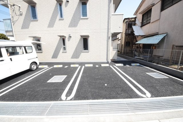 コージーコート・Fの駐車場