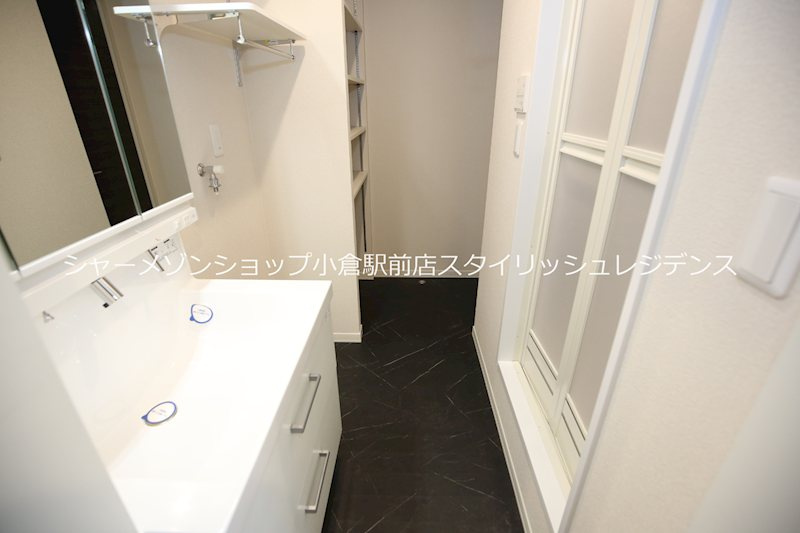 ヒルサイド都の洗面所