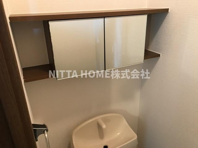 ウォーカーヒル（ＷＡＬＫＥＲ　ＨＩＬＬ）のトイレ|トイレットペーパーなどを保管することができます◇