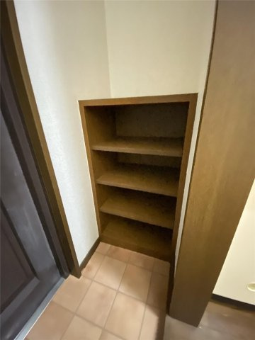 フローラ湖東の収納