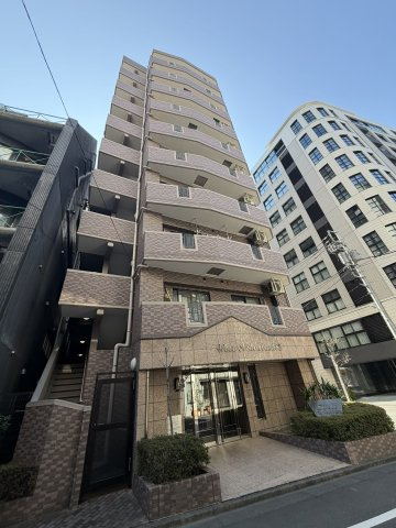 ヴェルト日本橋Ⅱの外観|角地に佇む開放感のある立地に加え、共用部まで丁寧に管理されており、住まいとしての品格を感じられます。