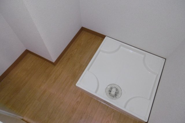 【設備】 | 新風館 | 洗濯機置き場です