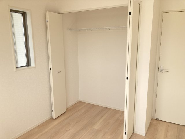 クレイドルガーデン前橋市北代田町第10　 2号棟の収納|【イメージ画像】2階洋室１収納です