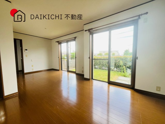 【居間・リビング】 | 行田市大字埼玉　中古戸建