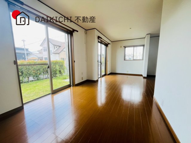 【居間・リビング】 | 行田市大字埼玉　中古戸建