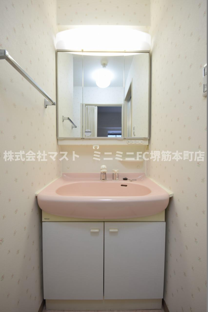 晋栄一番館の洗面所