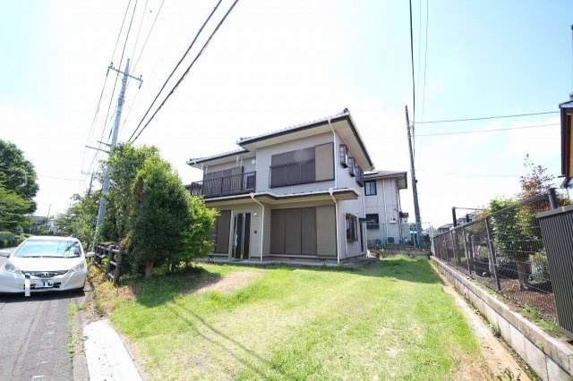 KEM鹿沼市松原2期　中古戸建の駐車場|〇駐車スペース〇
３台駐車可能です（車種による）　/2026.6.29撮影
