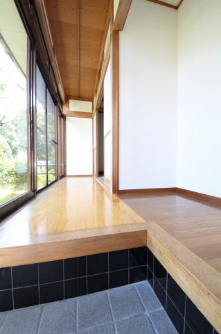 KEM鹿沼市松原2期　中古戸建の周辺|〇広縁〇
玄関から続く広縁です　/2026.6.29撮影