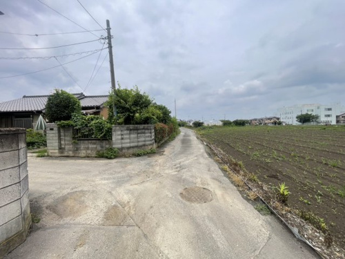 【前面道路含む現地写真】 【前面道路含む現地写真】