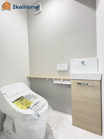 明石市二見町西二見　新築戸建のトイレ|【ホームページに現地動画掲載中】●年中無休：当日予約可●タンクレストイレでスッキリしております！