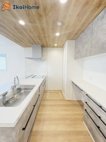 明石市二見町西二見　新築戸建のその他|【ホームページに現地動画掲載中】●年中無休：当日予約可●同色のカップボードが備え付けられています