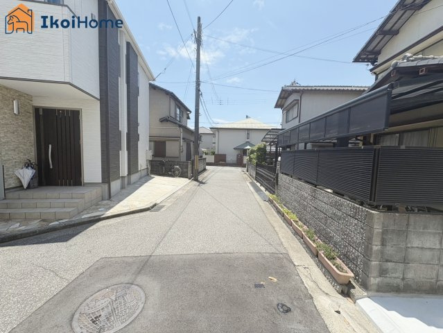 明石市二見町西二見　新築戸建の前面道路含む現地写真|【ホームページに現地動画掲載中】●年中無休：当日予約可●前面道路南東側幅員約4.3mございます！