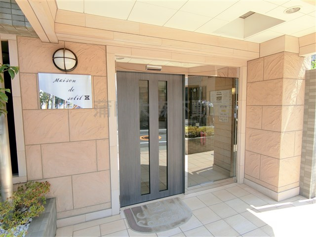 池上1DKマンションのエントランス