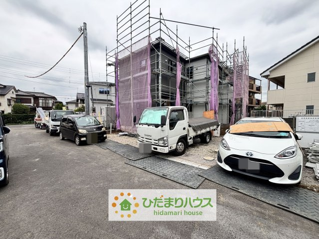 第2加須花崎　新築一戸建て　03　リーブルガーデンの前面道路含む現地写真|26/08/31　撮影