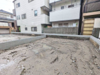 【外観】 | 墨江３丁目　新築一戸建 | 【食器洗浄乾燥機付きのシステムキッチン】対面式を採用したキッチンですので、リビングで寛ぐご家族をいつも感じられます！会話を楽しみながら家事ができますね♪
