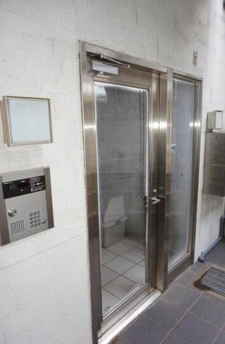 ハイグローブ東十条のエントランス