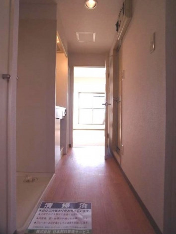 パールマンション白山の玄関