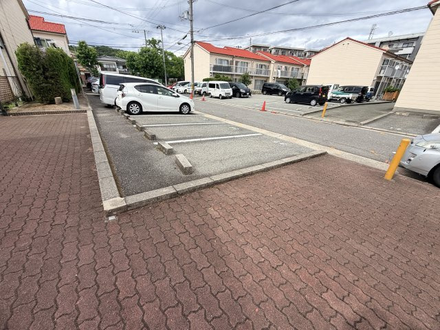 タウンハウス池上の駐車場