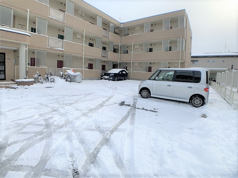 Con　Brioの駐車場