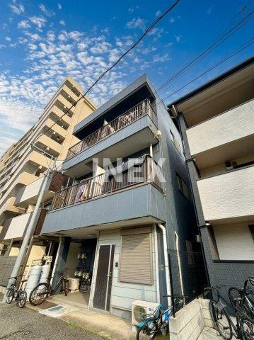 横浜市鶴見区生麦４丁目の賃貸マンションのエントランス