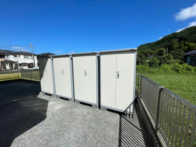 丹波市氷上町横田のアパートのその他共用部分|外部物置付き◇