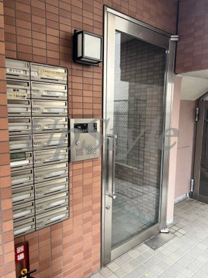 【エントランス】 | ラ・ファミーユ