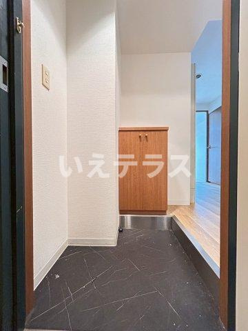 ルミナーレ中山手の玄関
