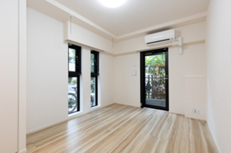 【居間・リビング】 | ジオエント大塚 | ※写真は同タイプ住戸です。