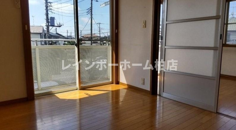 【仲介手数料：50％OFF】対象物件！の居間・リビング|おしゃれなリビングです