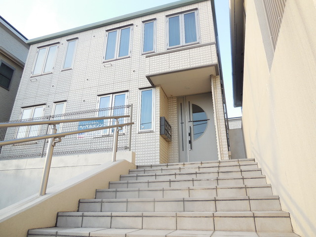 ＰＲＥＳＴＡＲＥ上池台のエントランス