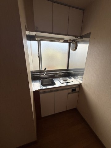 嵐山町志賀192-14戸建てのキッチン|コンパクトなキッチンで掃除もラクラク