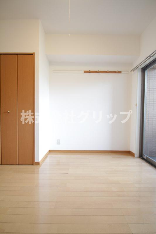 エクセリア横浜の洋室