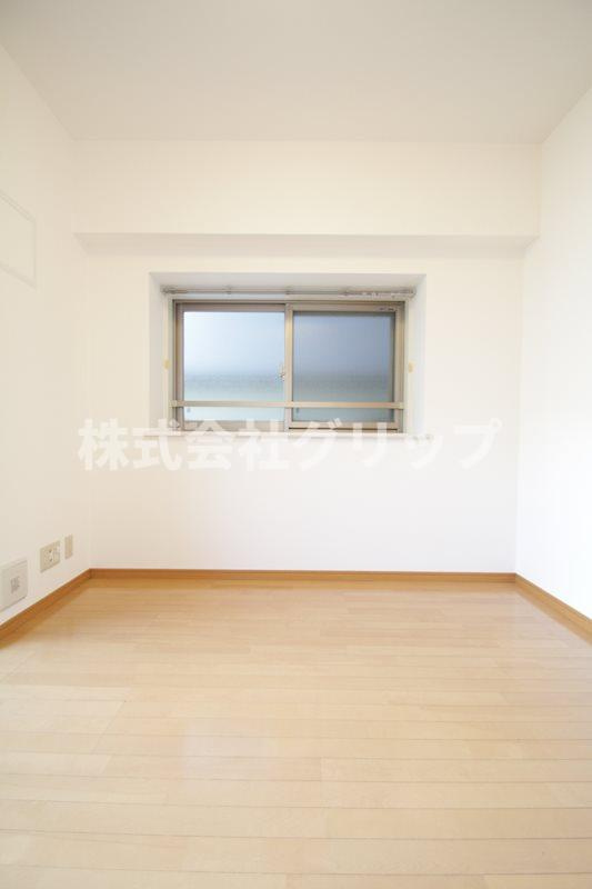 エクセリア横浜の洋室