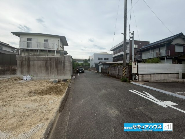 【同施工物件ご案内可能】知多市つつじが丘3丁目　全2棟の前面道路含む現地写真|事前予約にて現地ご見学いただけます！お気軽にお問い合わせください♪
■株式会社　セキュアハウス■
住宅ローンに強く、知識、経験豊富なスタッフ在籍
お客様に寄り添い、ご成約後もサポート致します。