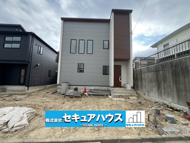 【今からご案内可能】知多市つつじが丘3丁目　全2棟の駐車場|事前予約にて現地ご見学いただけます！お気軽にお問い合わせください♪
■株式会社　セキュアハウス■
住宅ローンに強く、知識、経験豊富なスタッフ在籍
お客様に寄り添い、ご成約後もサポート致します