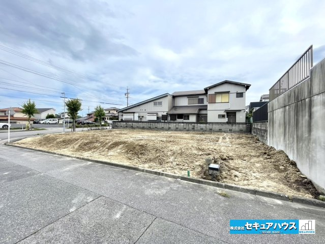 【同施工物件ご案内可能】知多市つつじが丘3丁目　全2棟の外観：施工例|事前予約にて現地ご見学いただけます！お気軽にお問い合わせください♪
■株式会社　セキュアハウス■
住宅ローンに強く、知識、経験豊富なスタッフ在籍
お客様に寄り添い、ご成約後もサポート致します。
