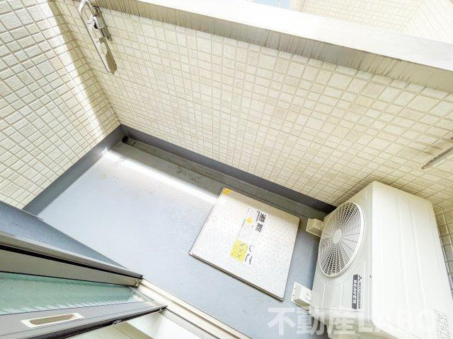 F asecia stibのバルコニー