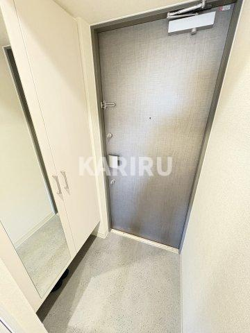 ファステート東大阪アダマスの玄関