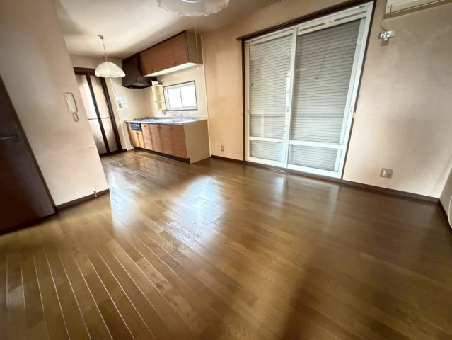 和歌山市園部・中古戸建・116980の居間・リビング