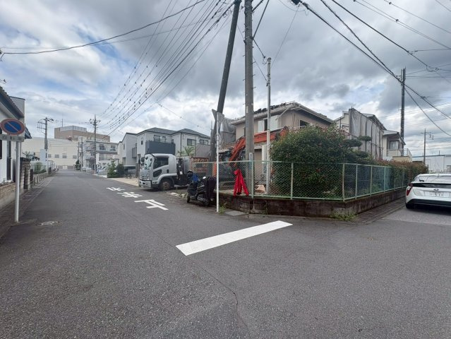 鶴ヶ島市脚折町1丁目　建築条件付売地　東武東上線『坂戸駅』徒歩12分　【長久保小学区】の前面道路含む現地写真