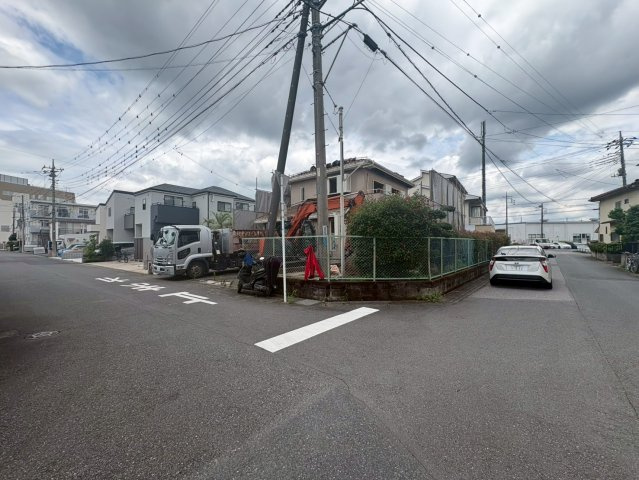 鶴ヶ島市脚折町1丁目　建築条件付売地　東武東上線『坂戸駅』徒歩12分　【長久保小学区】の前面道路含む現地写真
