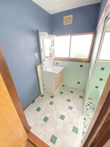 山口市朝倉町の中古一戸建の独立洗面台